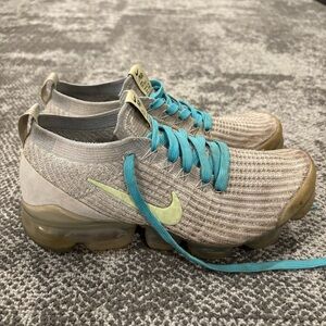 Nike Air VaporMax 3 Pure Platinum Baltic Blue Size 7 Womens DC2051-001